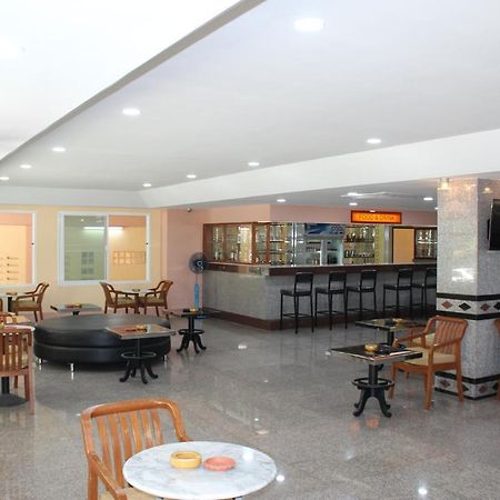 A.A. Pattaya Golden Beach Hotel Buitenkant foto