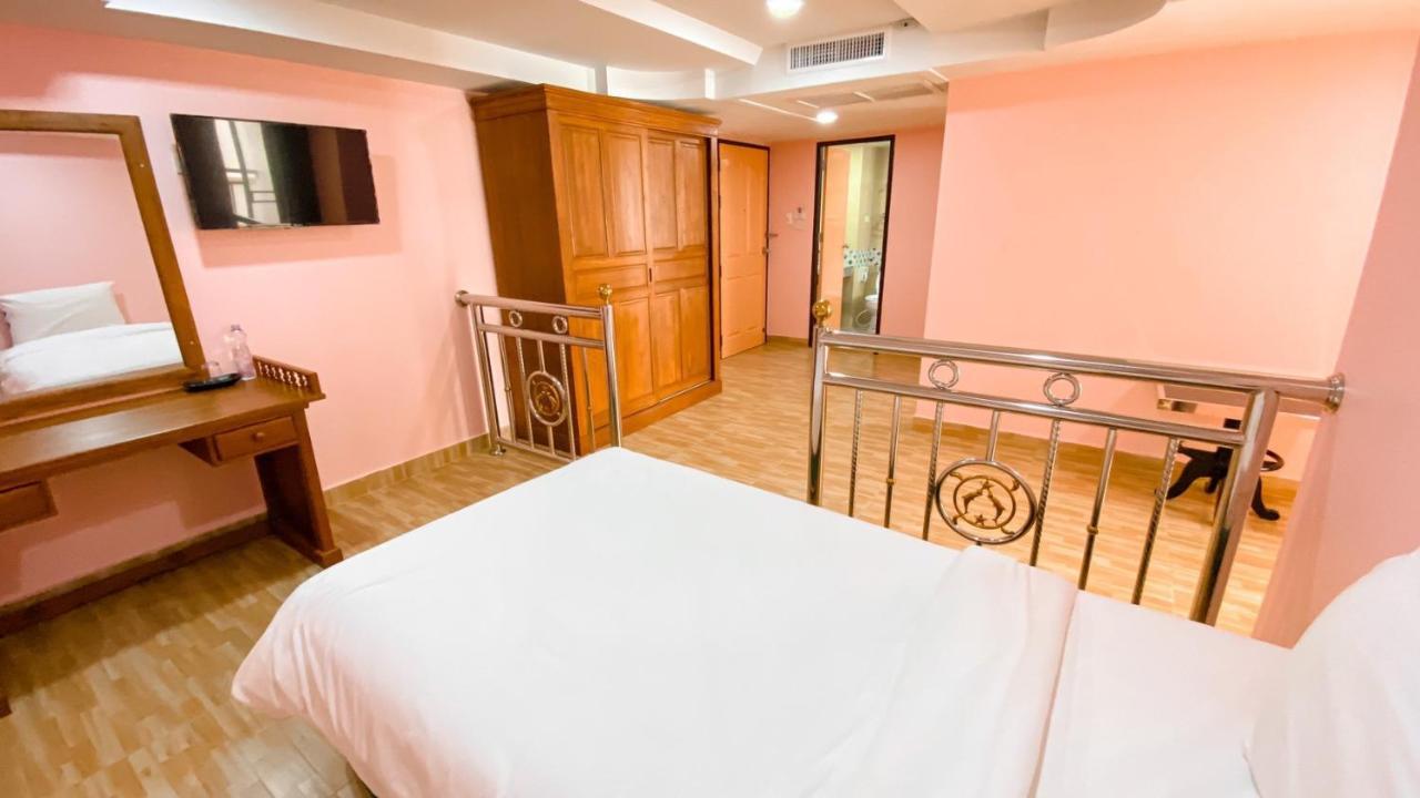 A.A. Pattaya Golden Beach Hotel Buitenkant foto
