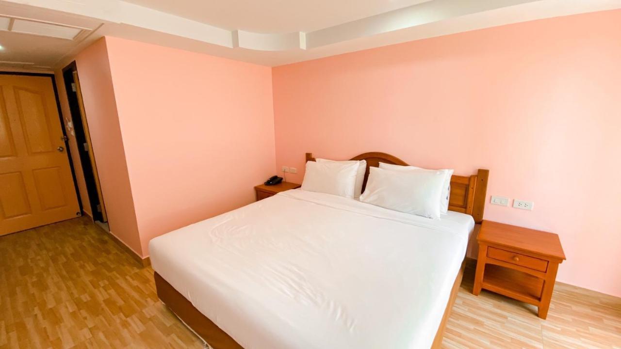 A.A. Pattaya Golden Beach Hotel Buitenkant foto