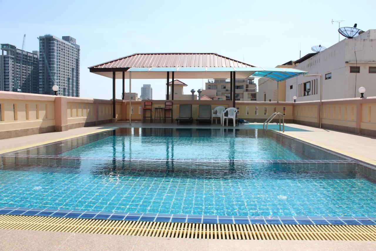 A.A. Pattaya Golden Beach Hotel Buitenkant foto